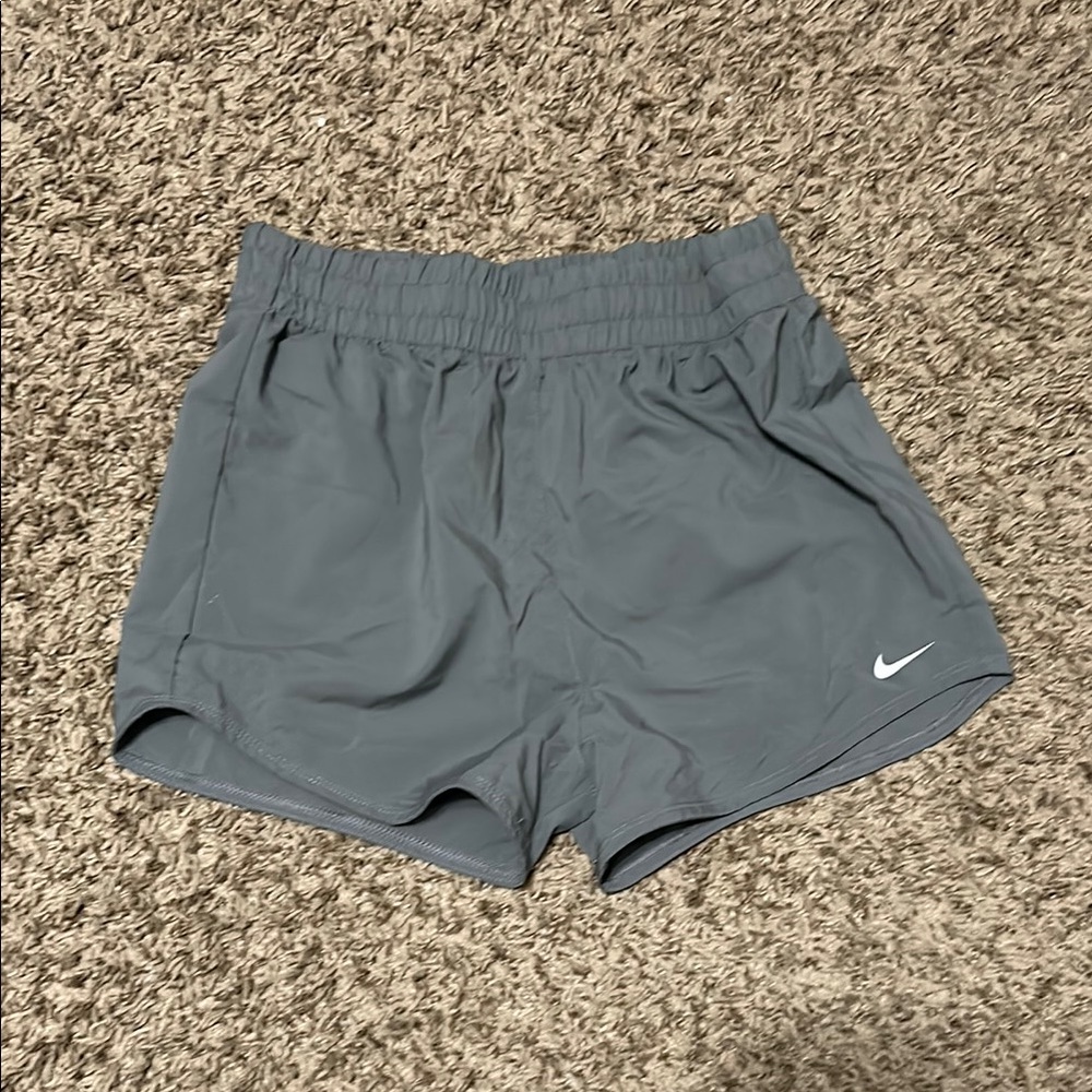 Nike Girls  Gray Shorts